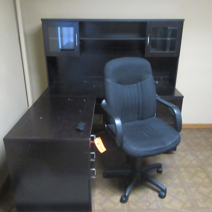 #8890 • Corner Desk with Chair
