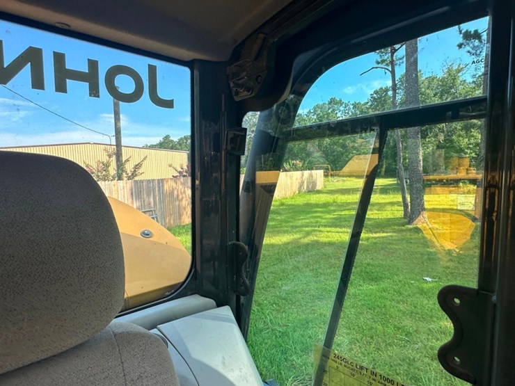 2018-deere-245g-lc-image-50