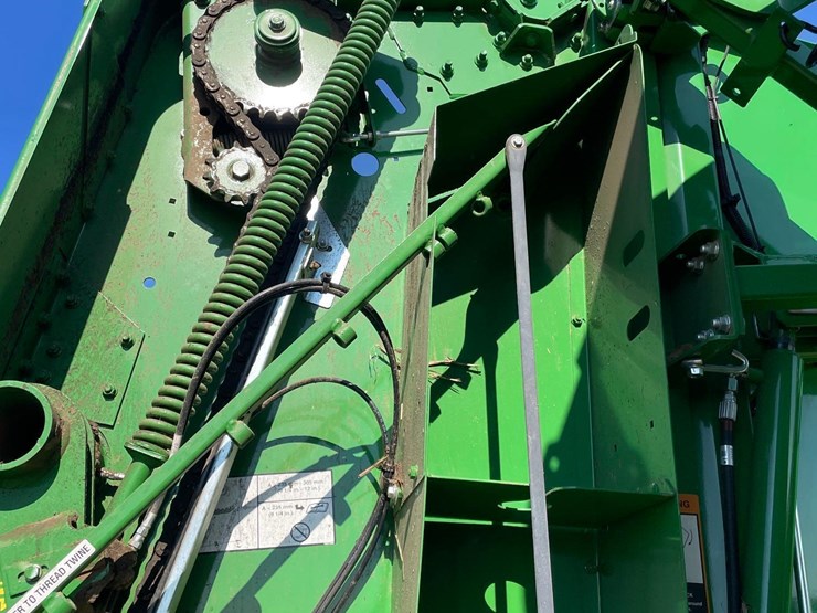 2023-john-deere-560m-image-32
