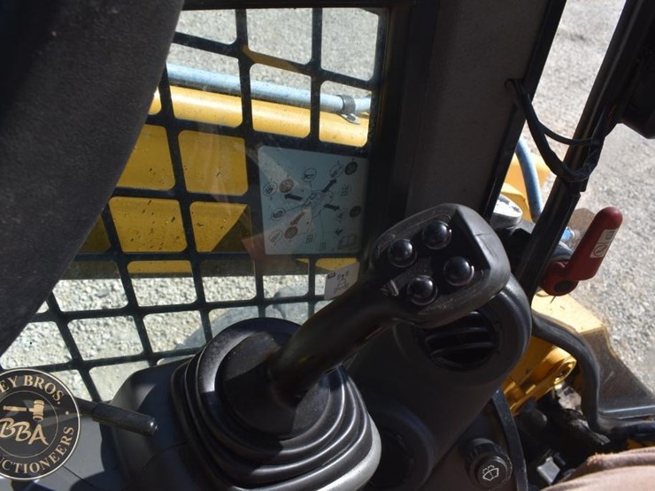 2018-caterpillar-262d-image-67