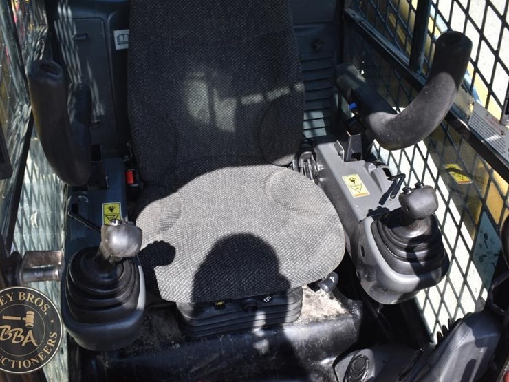 2018-caterpillar-262d-image-57