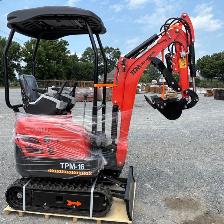 TPM 16 Mini Excavator