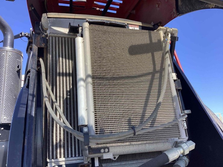 2021-case-trident-5550-spreader-image-51