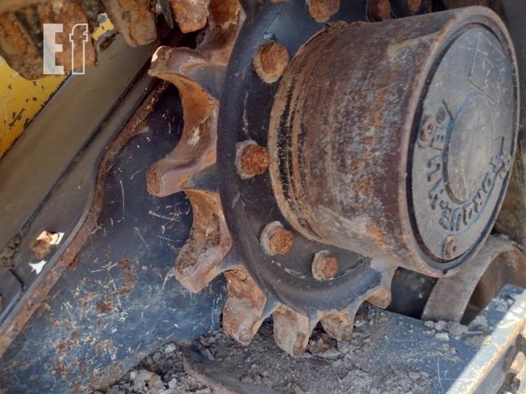 2020-deere-333g-image-22