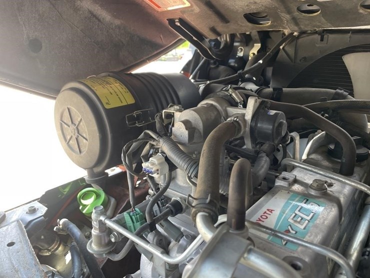 2019-toyota-8fgu30-image-13