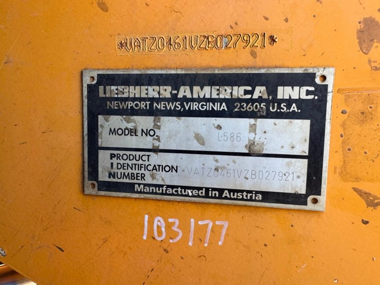2011-liebherr-l586-image-72