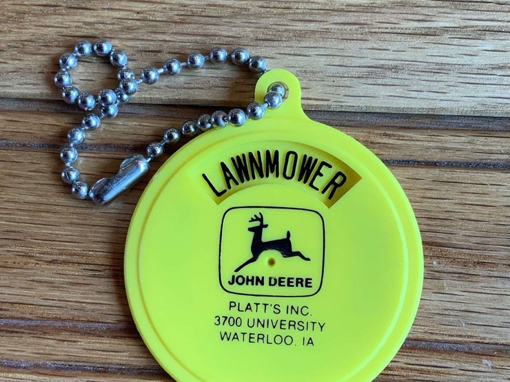 john-deere-keychain-image-4