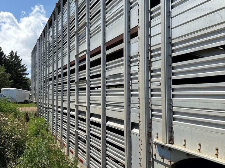 1981-wilson-livestock-trailer-image-9