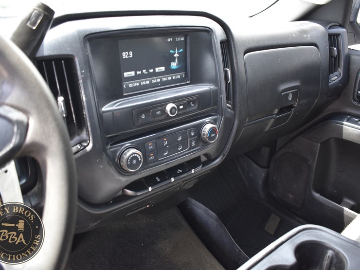 2017-chevrolet-silverado-1500-image-34