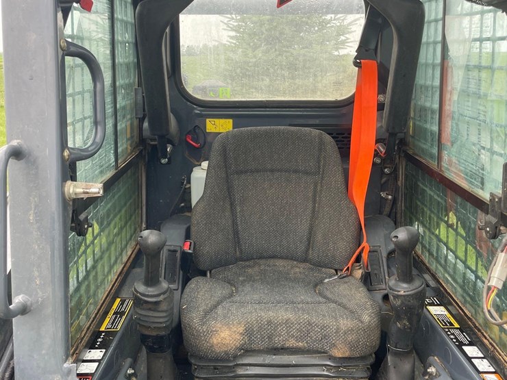 2019-deere-318g-image-36