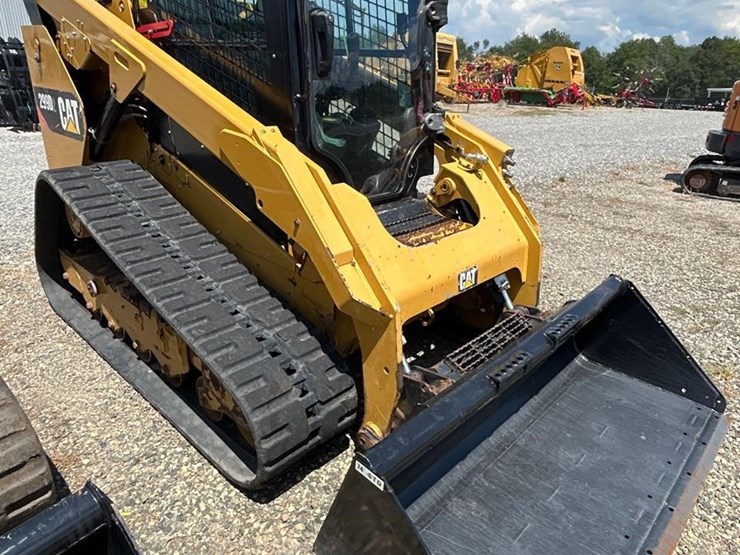 caterpillar-299d2-image-1