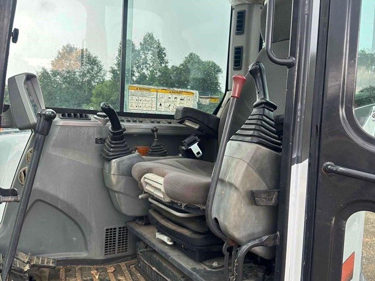 2011-bobcat-e80-image-15