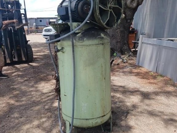 air-compressor-wayne-industrial-image-3