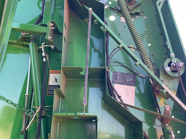 2023-john-deere-560m-image-42