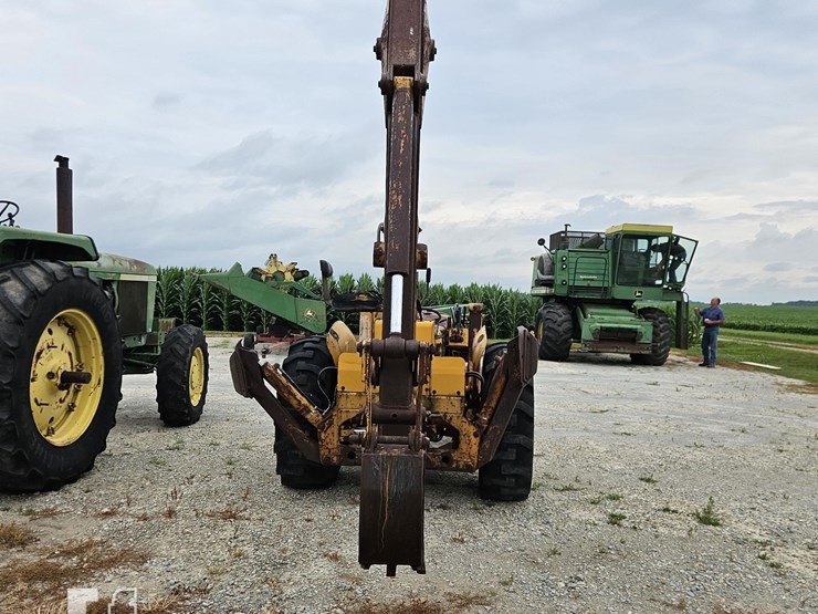 deere-e7320-wilson825-b25-image-7