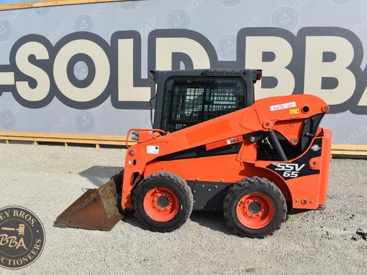 2020-kubota-ssv65-image-10