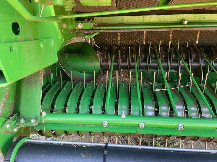 2023-john-deere-560m-image-18