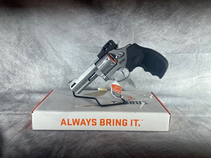 #4371-•-taurus-m627-tracker-357-mag-revolver,-sn:-aem939894-image-1