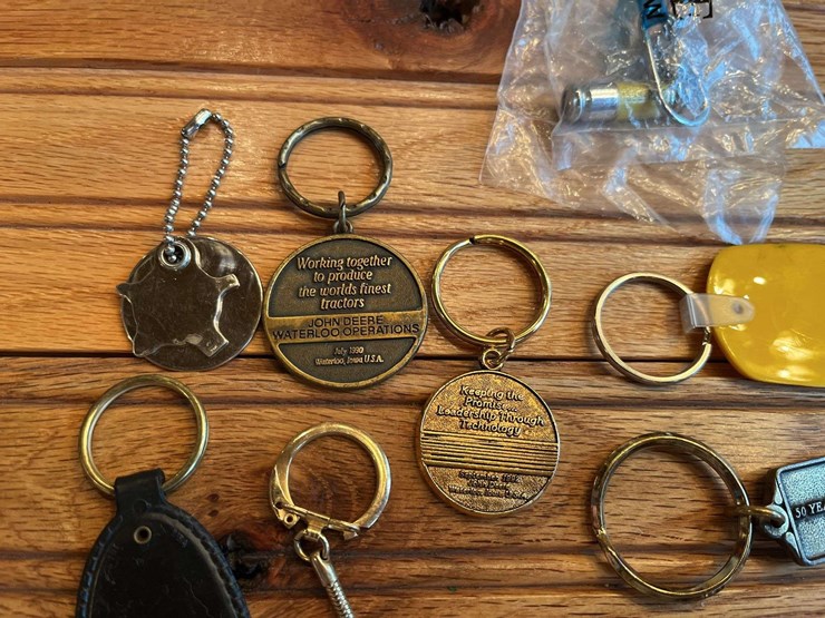 john-deere-keychains-image-7