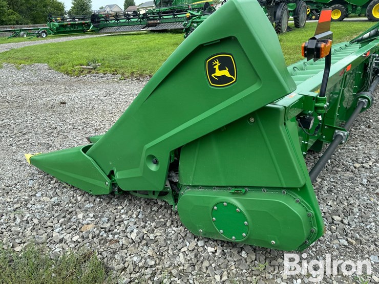 2022-john-deere-c16r-image-16