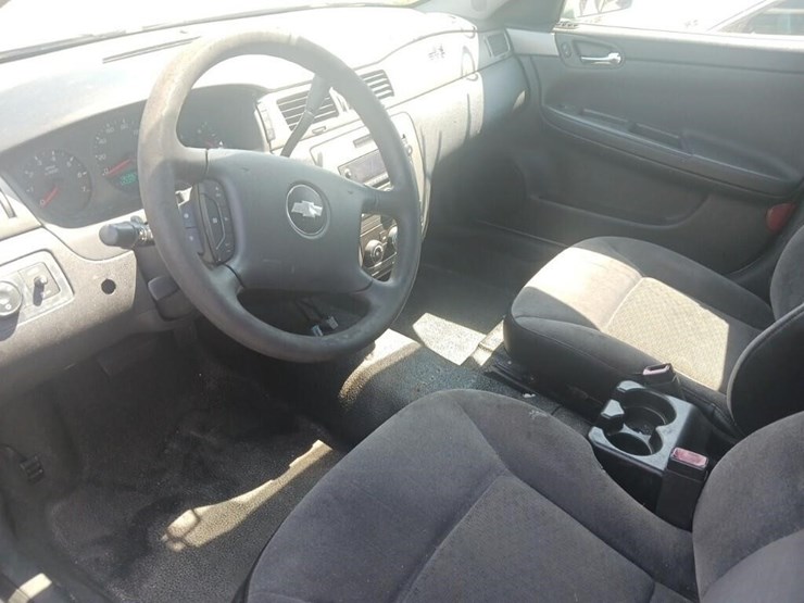 2014-chevrolet-impala-limited-inop-police-image-4