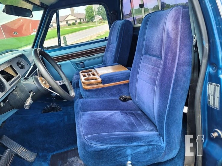 1977-dodge-power-wagon-image-22