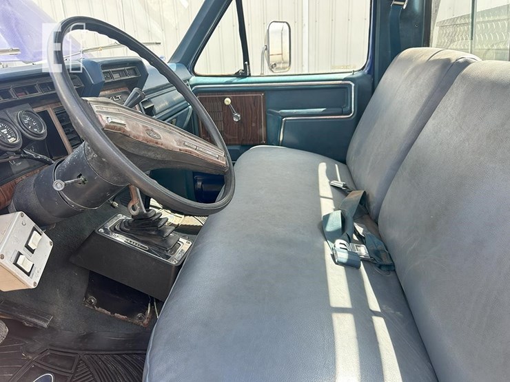 1984-ford-f350-image-9