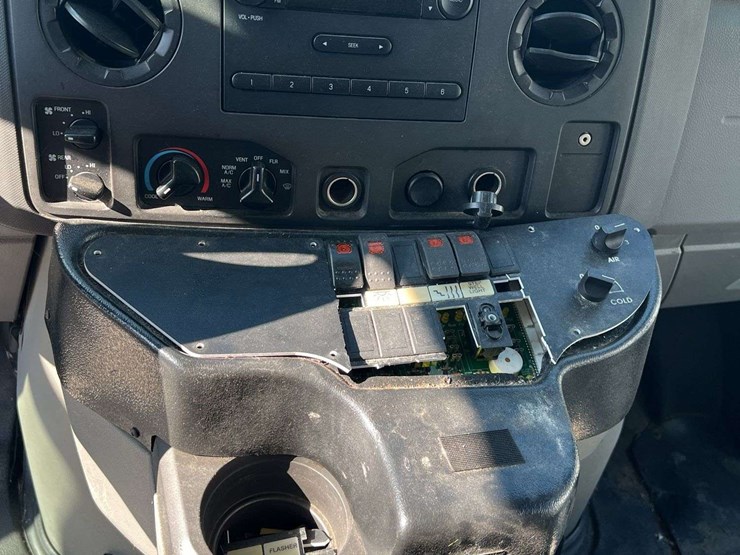 2016-ford-e450-image-11