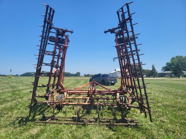 allis-chalmers-1300-e-30'-field-cultivator-w/3-bar-spike-harrow-image-4