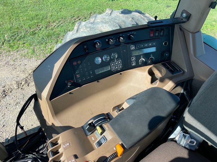 1996-john-deere-8300-image-35