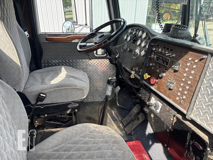 1986-peterbilt-349-image-5