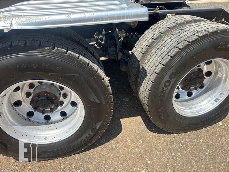 2018-kenworth-t880-image-14