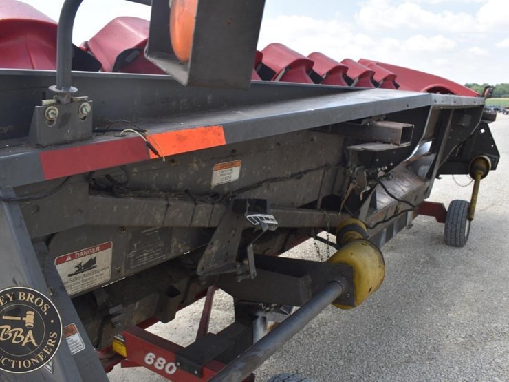 2011-massey-ferguson-830-image-8
