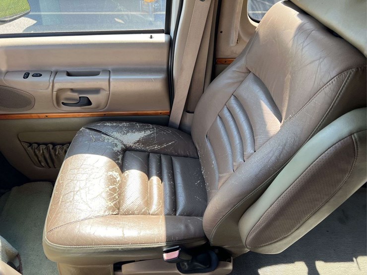 2002-ford-e250-image-22