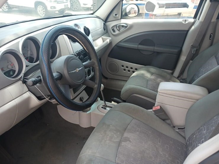 2009-chrysler-pt-cruiser-runs/moves-base-image-5