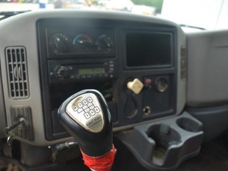 2010-international-durastar-4300-image-19