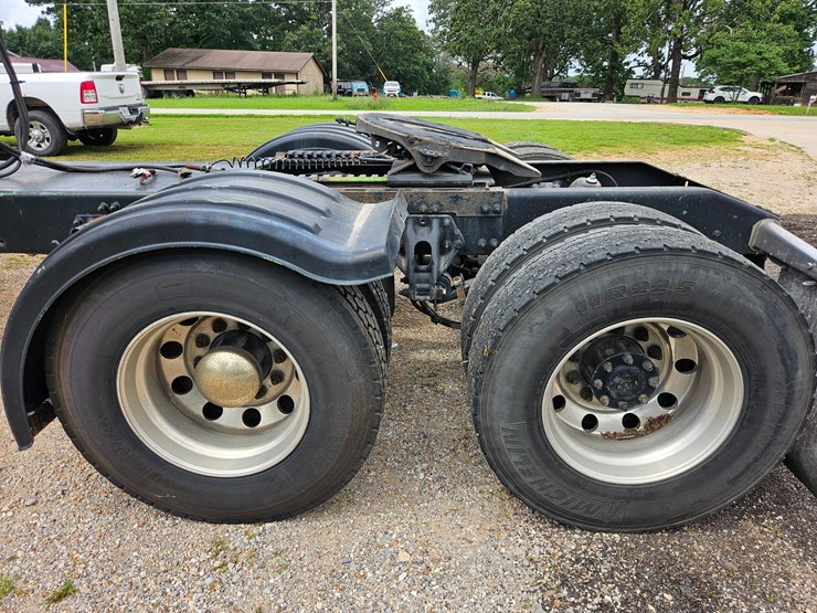 2018-peterbilt-579-image-81