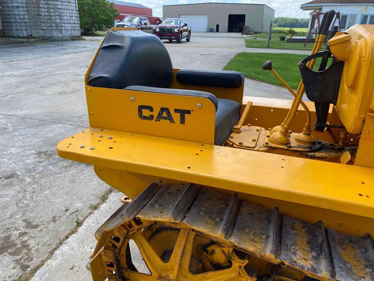 caterpillar-22-ag-crawler-image-16