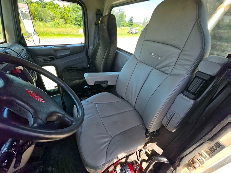 2012-peterbilt-382-image-80