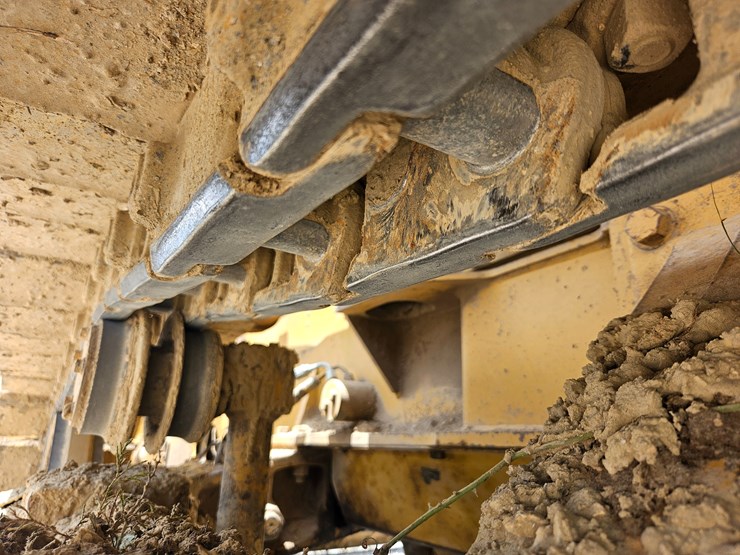 caterpillar-d4c-image-51