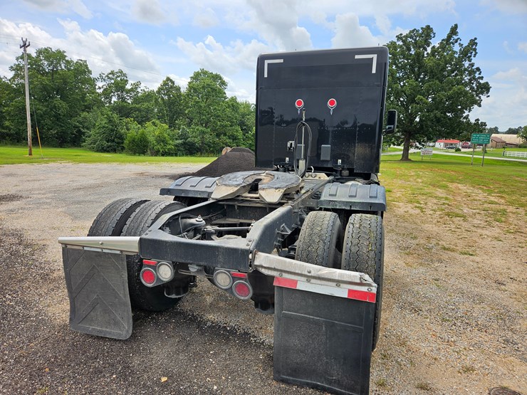 2018-peterbilt-579-image-20