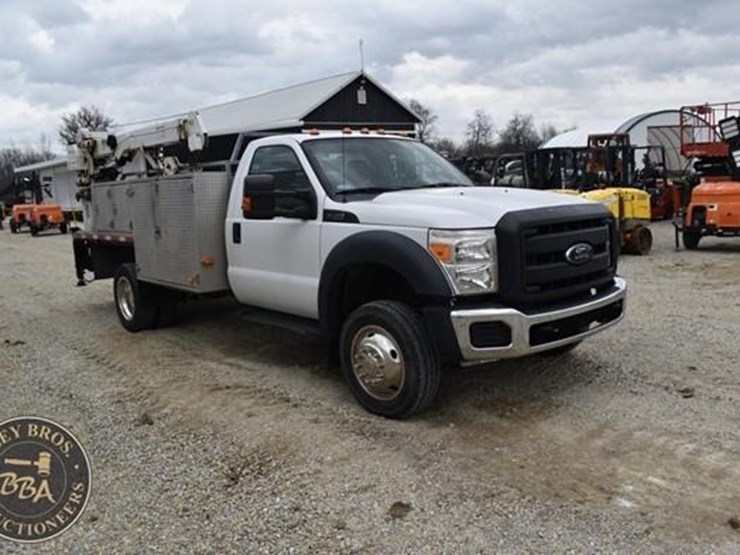 2013-ford-f550-image-16