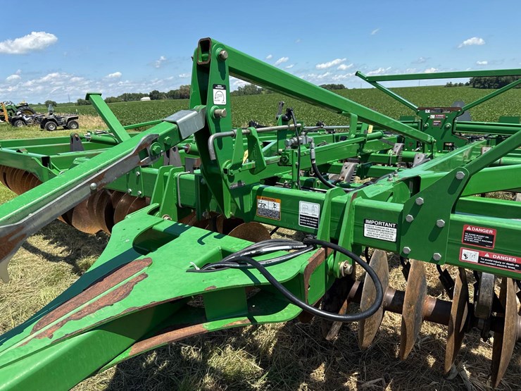 john-deere-2310-image-20