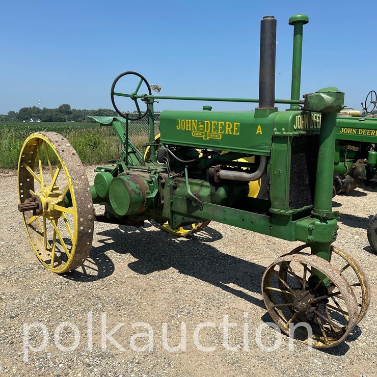 11304 - JOHN DEERE A UNSTYLED (SN# 426266)
