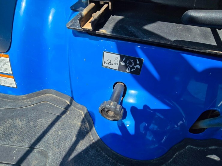 2023-new-holland-workmaster-25s-image-24