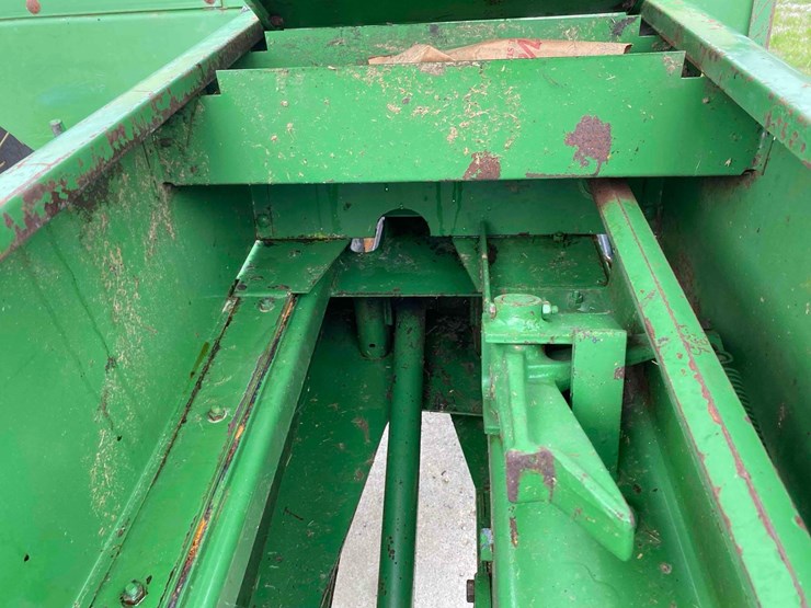 john-deere-336-baler-image-32