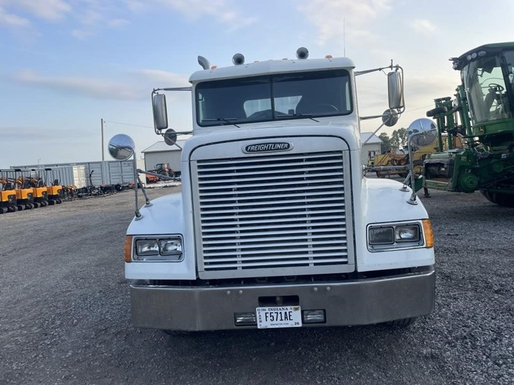 1999-freightliner-fld120-image-2