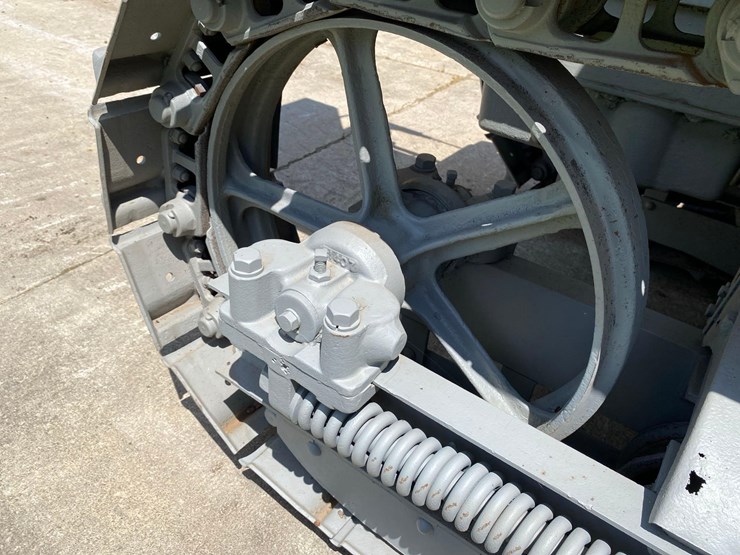 caterpillar-30-ag-crawler-image-7