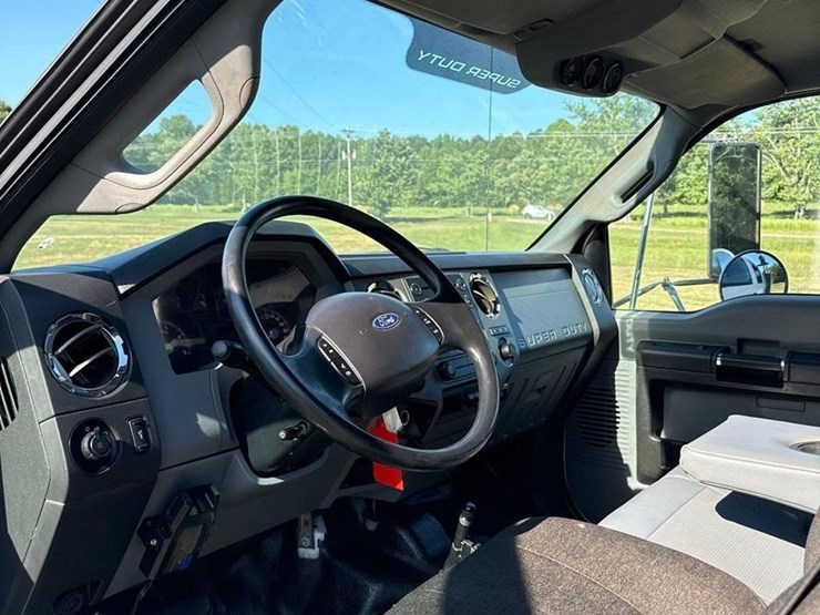 2013-ford-f750-xlt-image-14