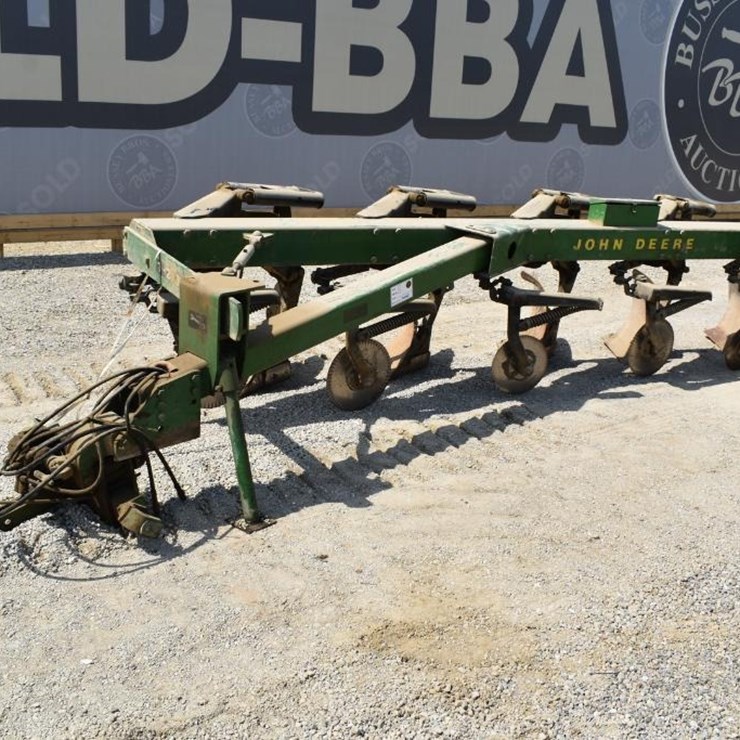 JOHN DEERE 2700